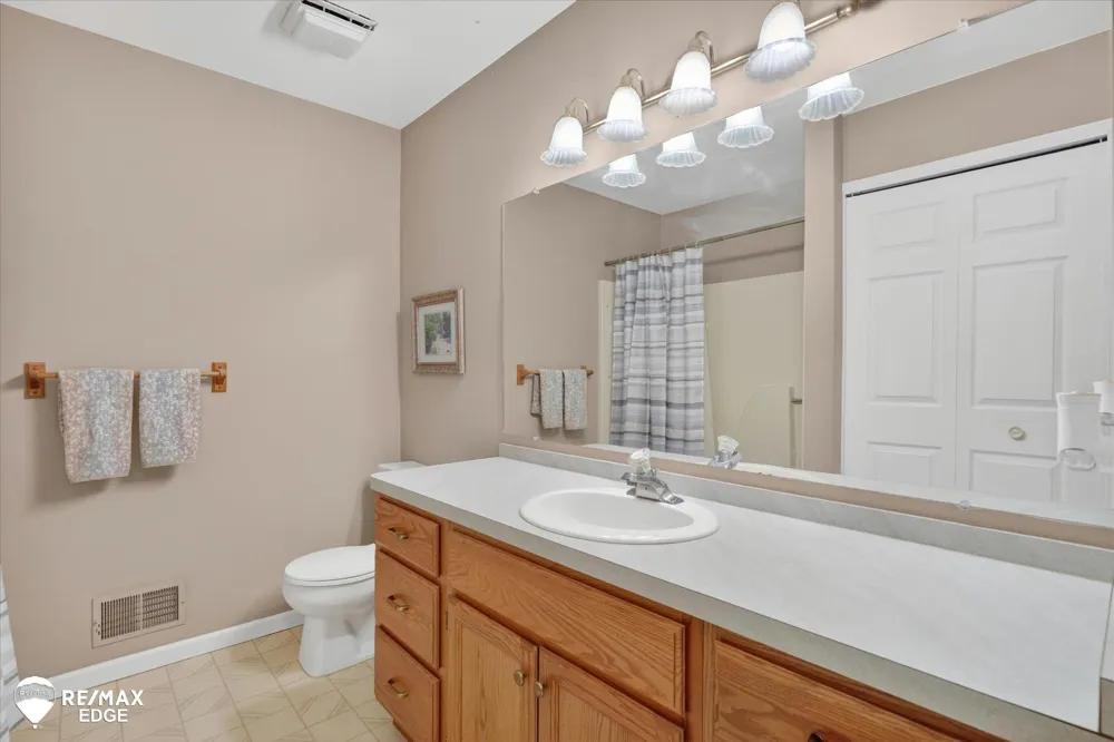 1060 Julie Drive Davison City, MI 48423