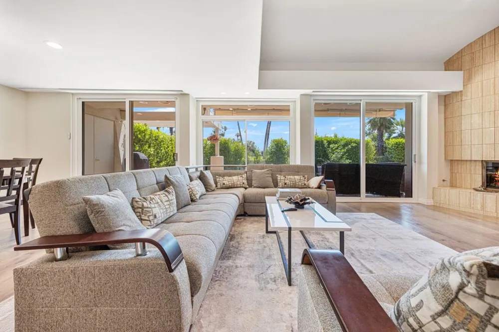 18 Kavenish Drive Rancho Mirage, CA 92270