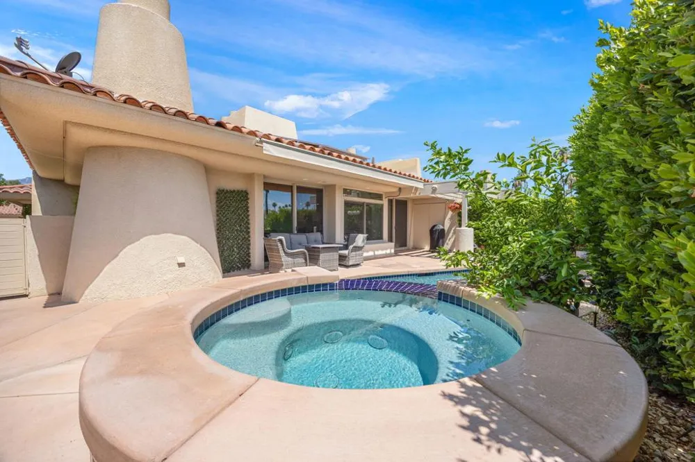 18 Kavenish Drive Rancho Mirage, CA 92270