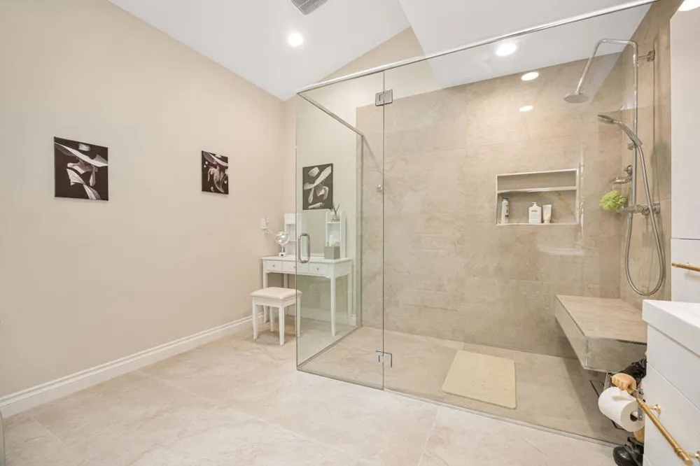 18 Kavenish Drive Rancho Mirage, CA 92270