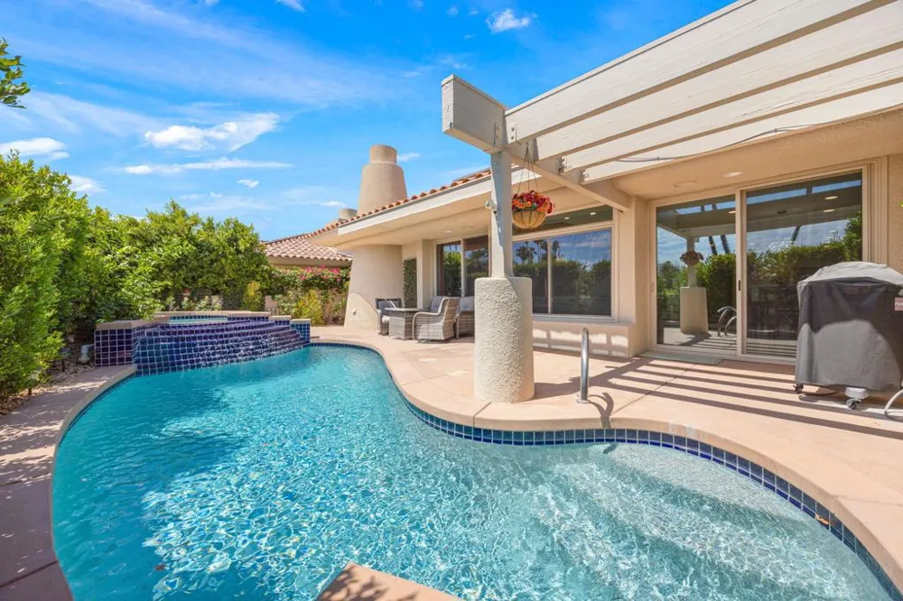 18 Kavenish Drive Rancho Mirage, CA 92270