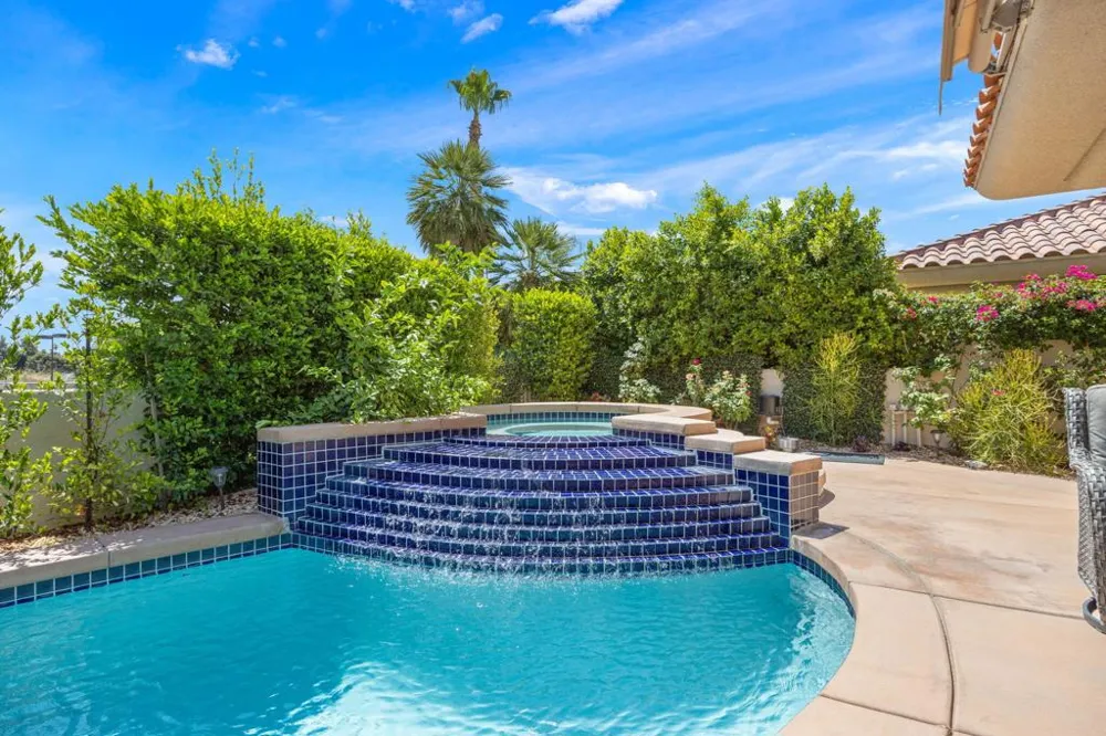 18 Kavenish Drive Rancho Mirage, CA 92270