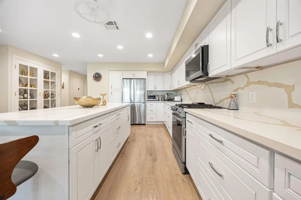 18 Kavenish Drive Rancho Mirage, CA 92270