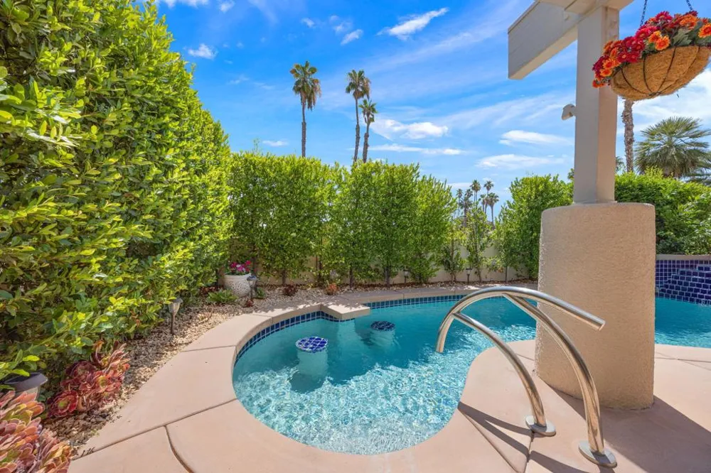 18 Kavenish Drive Rancho Mirage, CA 92270