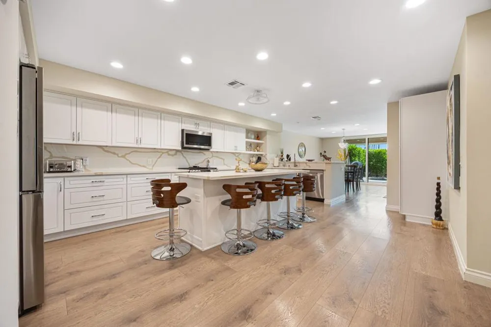 18 Kavenish Drive Rancho Mirage, CA 92270