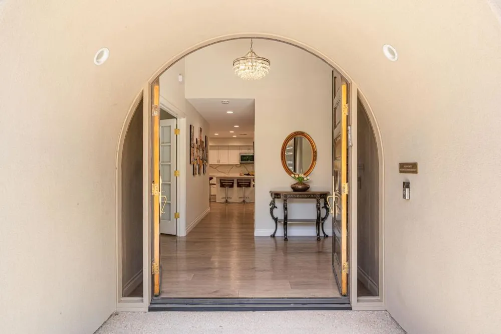 18 Kavenish Drive Rancho Mirage, CA 92270