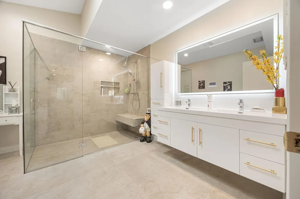18 Kavenish Drive Rancho Mirage, CA 92270