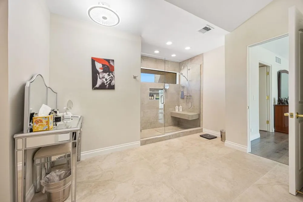 18 Kavenish Drive Rancho Mirage, CA 92270