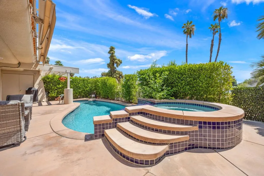 18 Kavenish Drive Rancho Mirage, CA 92270