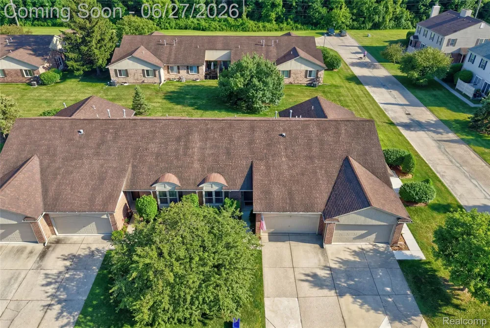 15908 Plymouth Drive #387 Clinton Charter Township, MI 48038
