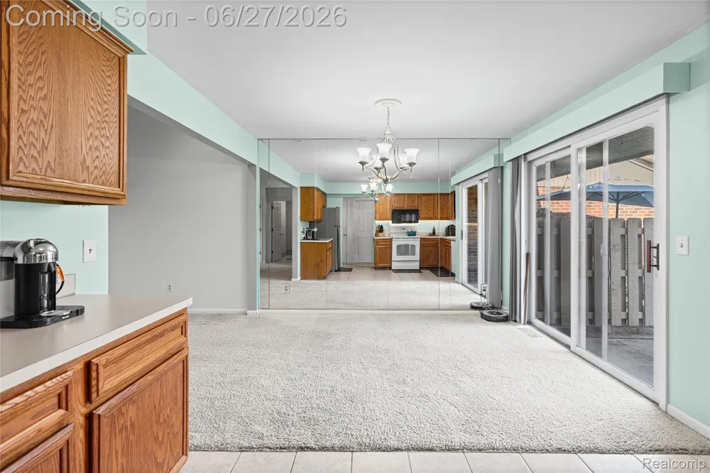 15908 Plymouth Drive #387 Clinton Charter Township, MI 48038