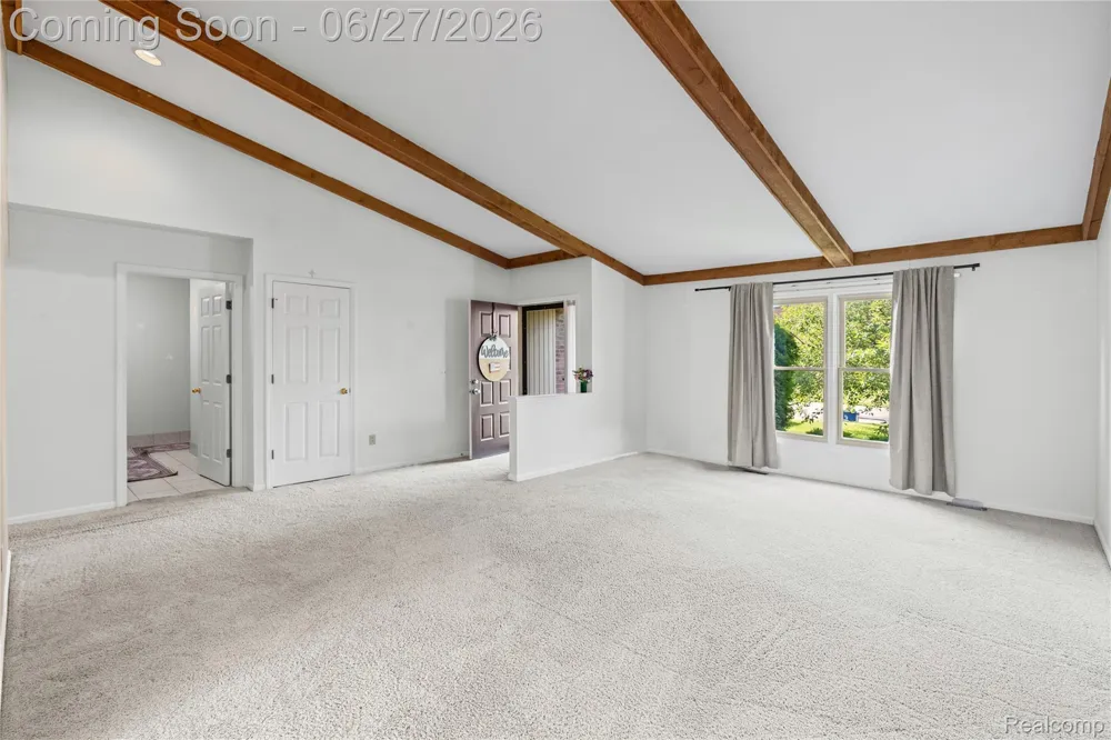 15908 Plymouth Drive #387 Clinton Charter Township, MI 48038