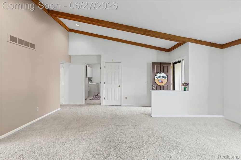 15908 Plymouth Drive #387 Clinton Charter Township, MI 48038