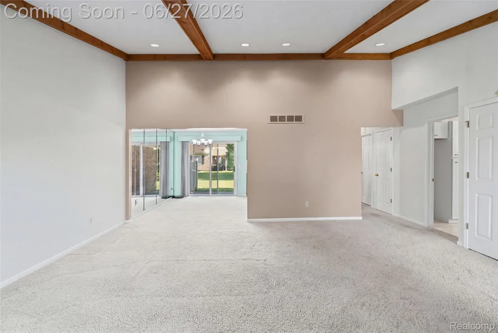 15908 Plymouth Drive #387 Clinton Charter Township, MI 48038