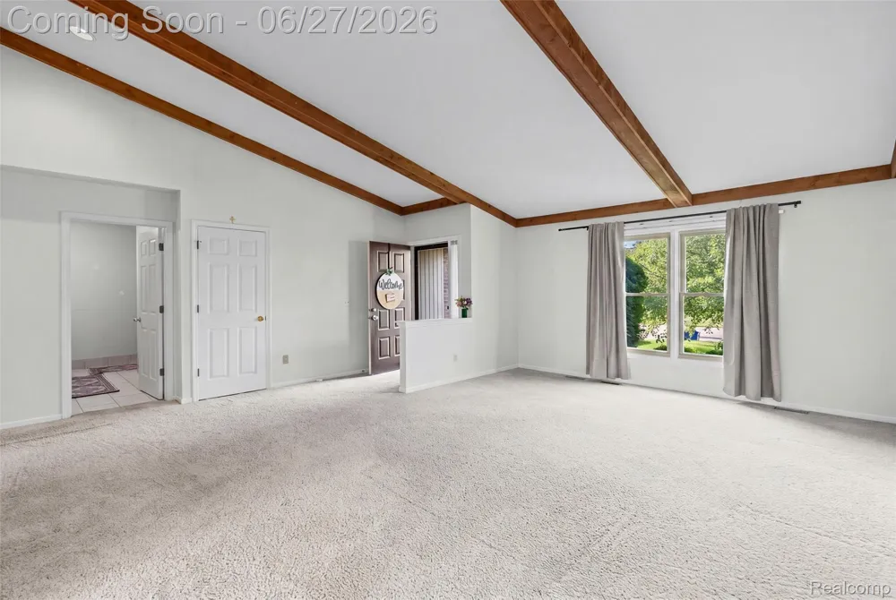 15908 Plymouth Drive #387 Clinton Charter Township, MI 48038
