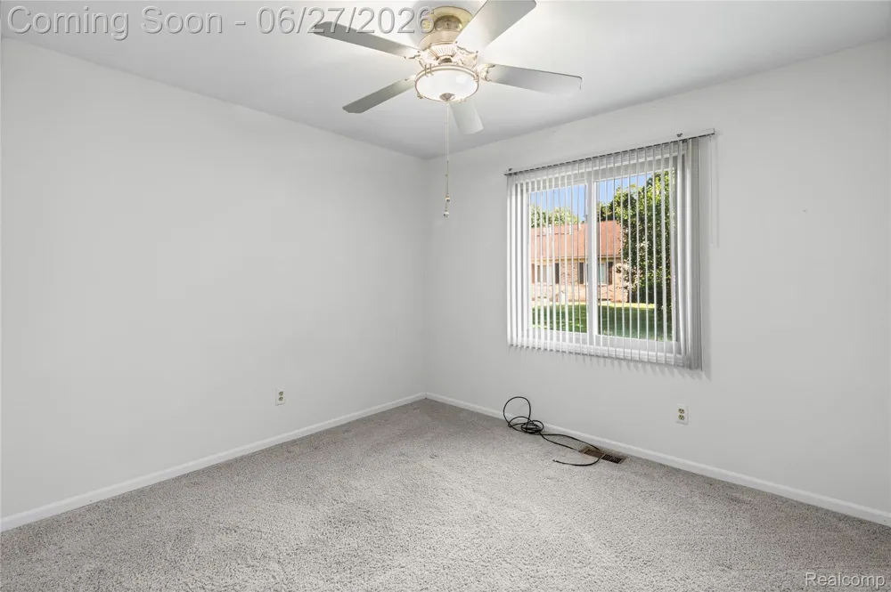 15908 Plymouth Drive #387 Clinton Charter Township, MI 48038