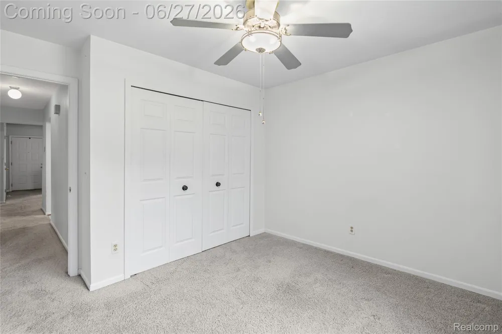 15908 Plymouth Drive #387 Clinton Charter Township, MI 48038