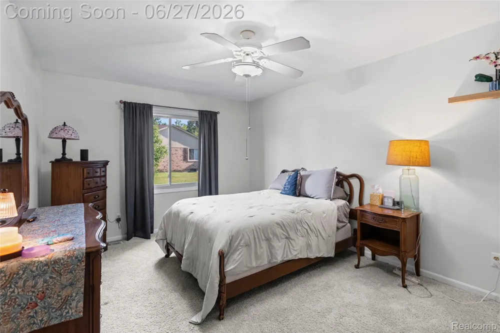 15908 Plymouth Drive #387 Clinton Charter Township, MI 48038