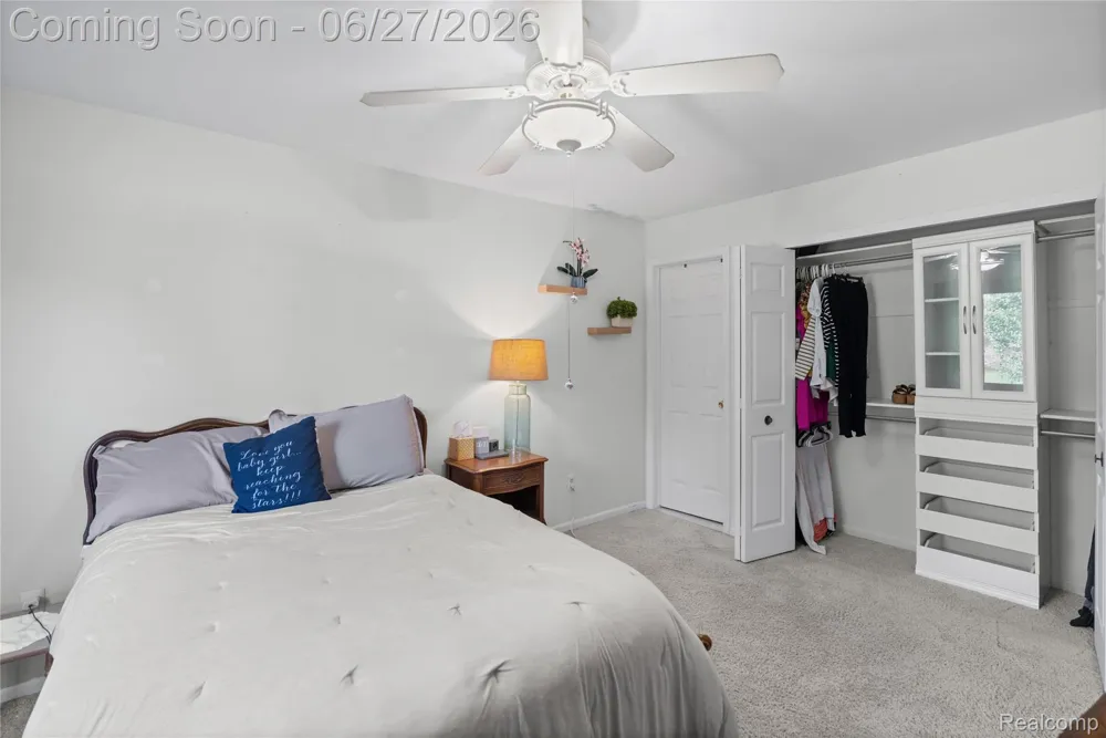 15908 Plymouth Drive #387 Clinton Charter Township, MI 48038