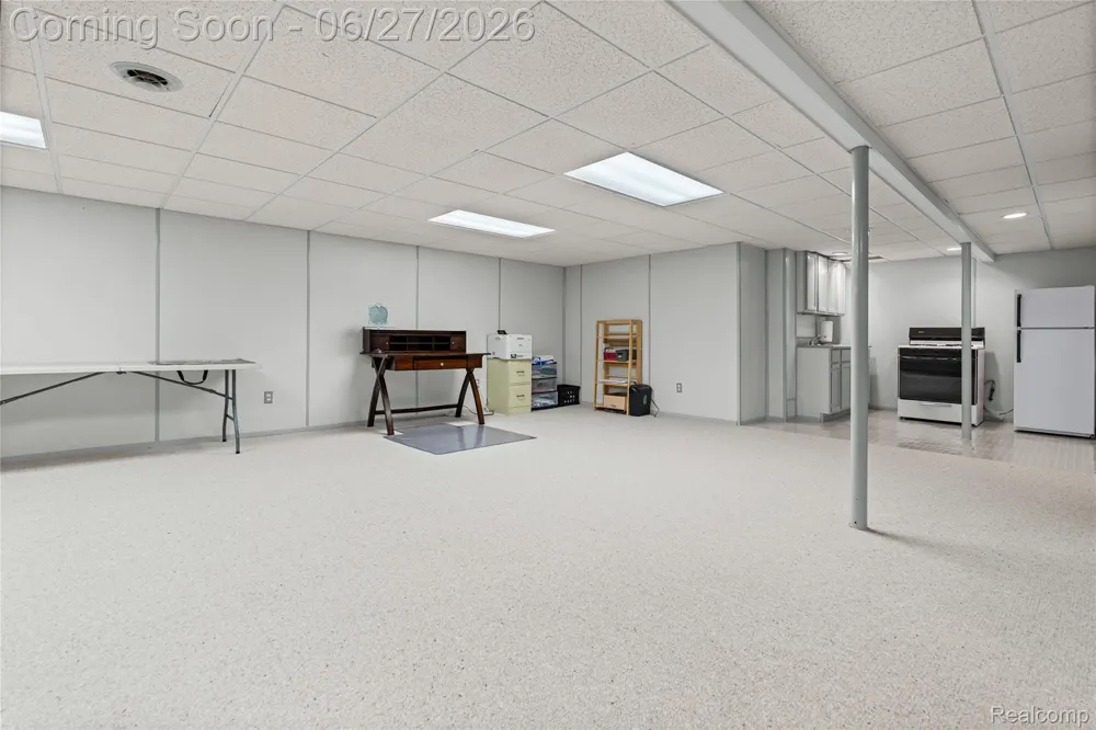 15908 Plymouth Drive #387 Clinton Charter Township, MI 48038