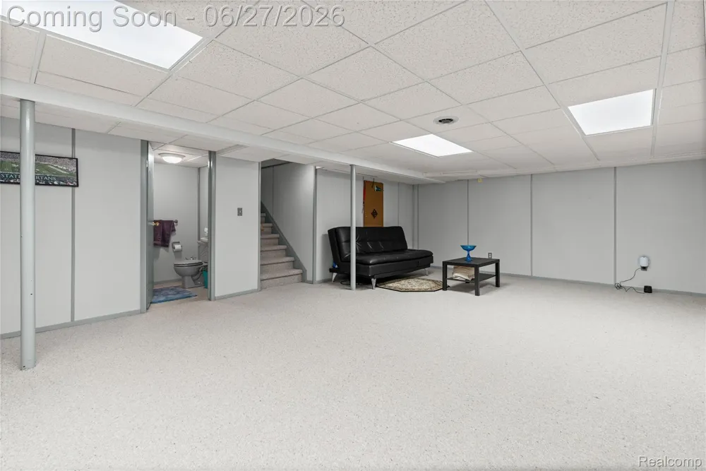 15908 Plymouth Drive #387 Clinton Charter Township, MI 48038