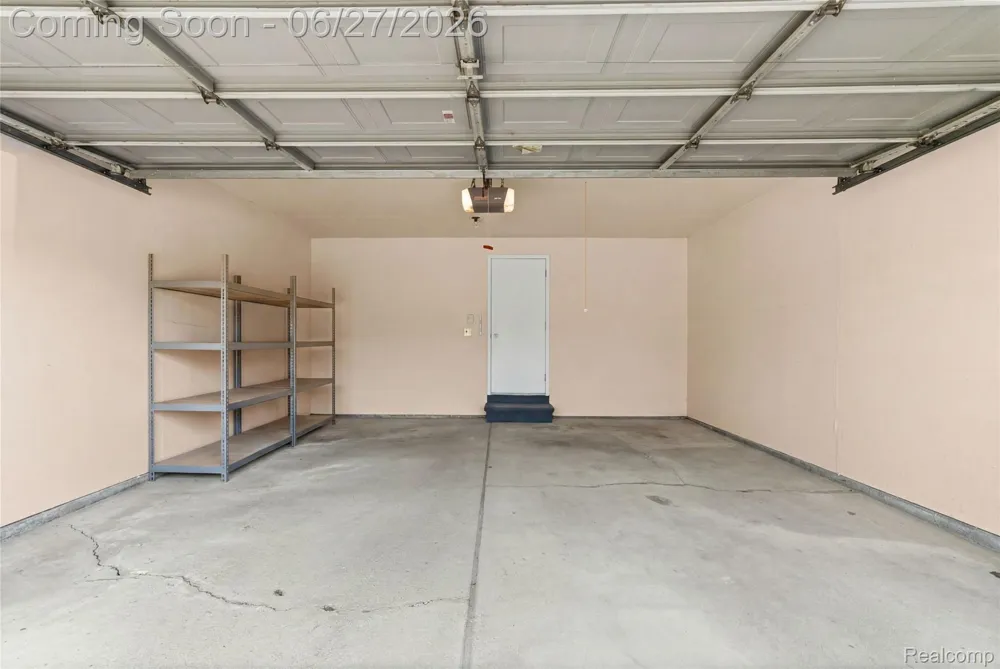 15908 Plymouth Drive #387 Clinton Charter Township, MI 48038