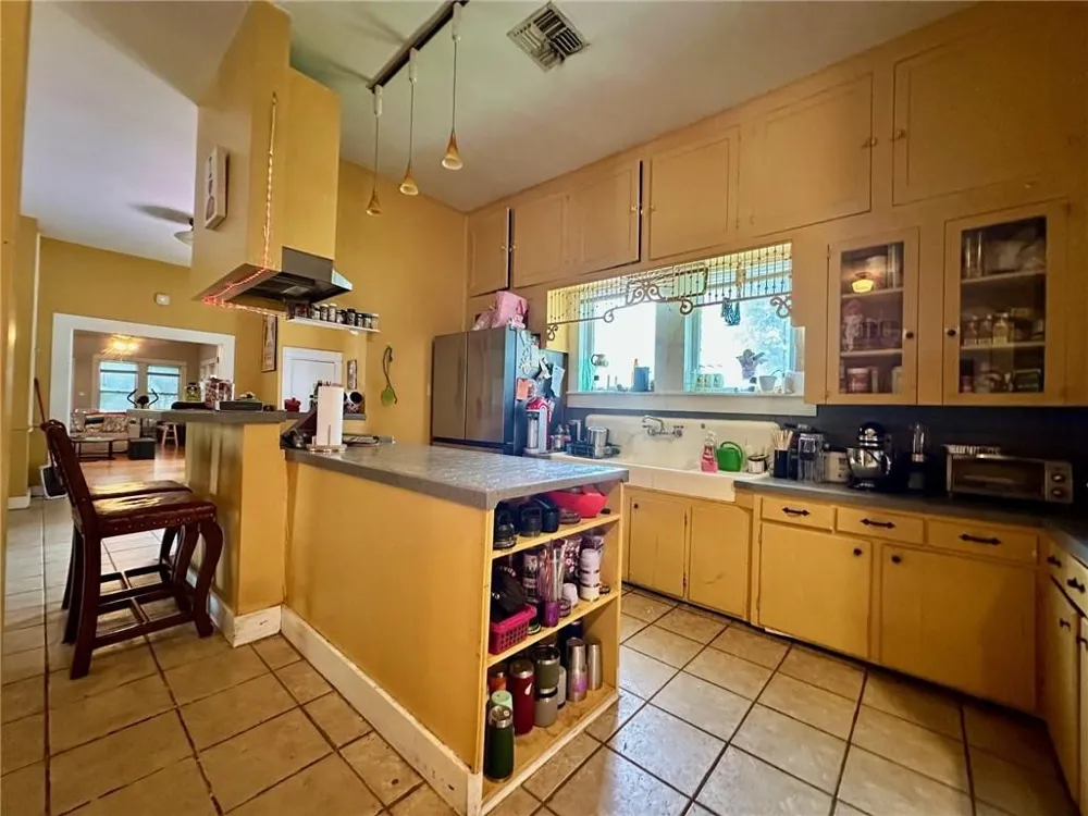 518 E Kenedy Avenue Kingsville, TX 78363