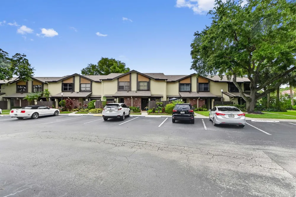 4587 Carambola Circle S #27218 Coconut Creek, FL 33066