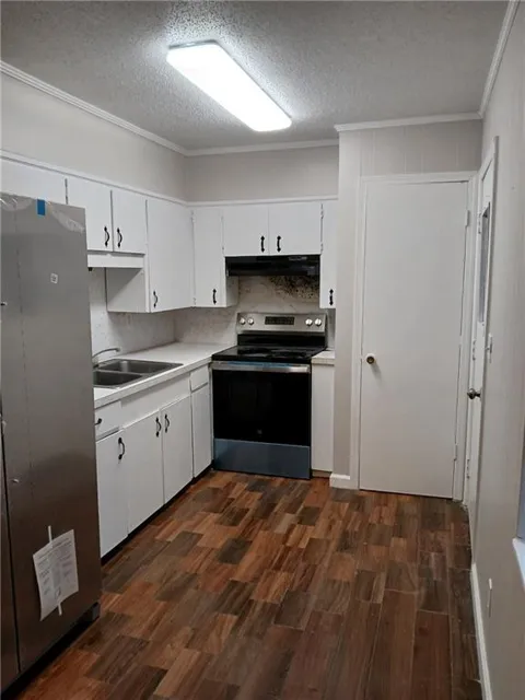 120 Foothill Drive