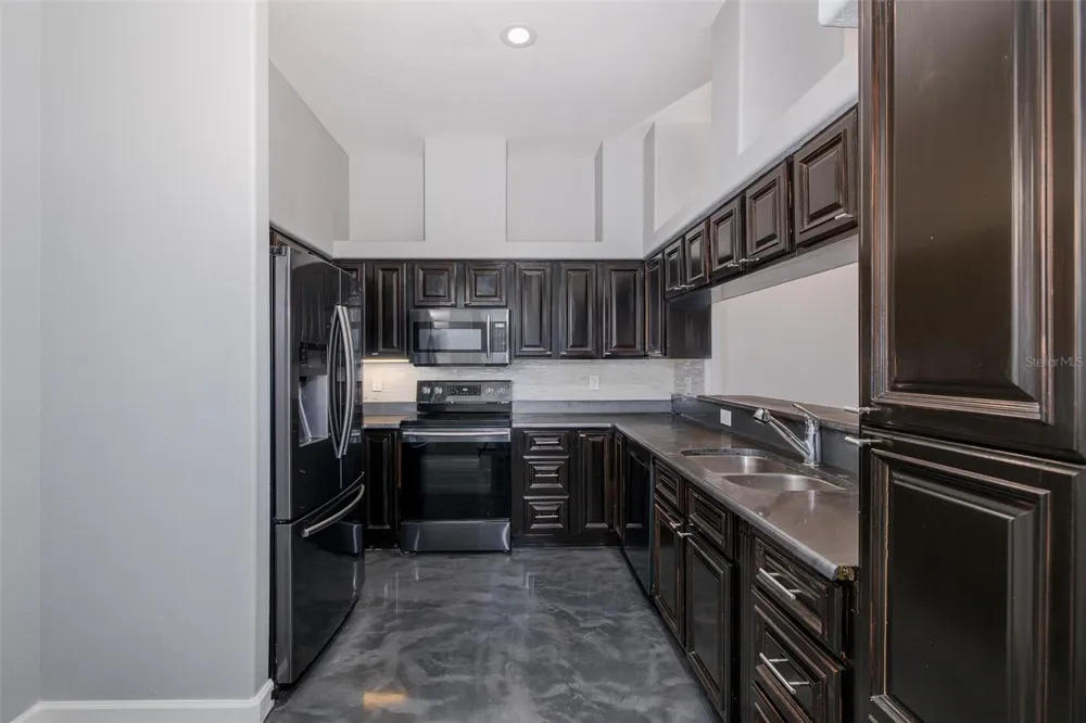 2989 ESTANCIA PLACE Clearwater, FL 33761