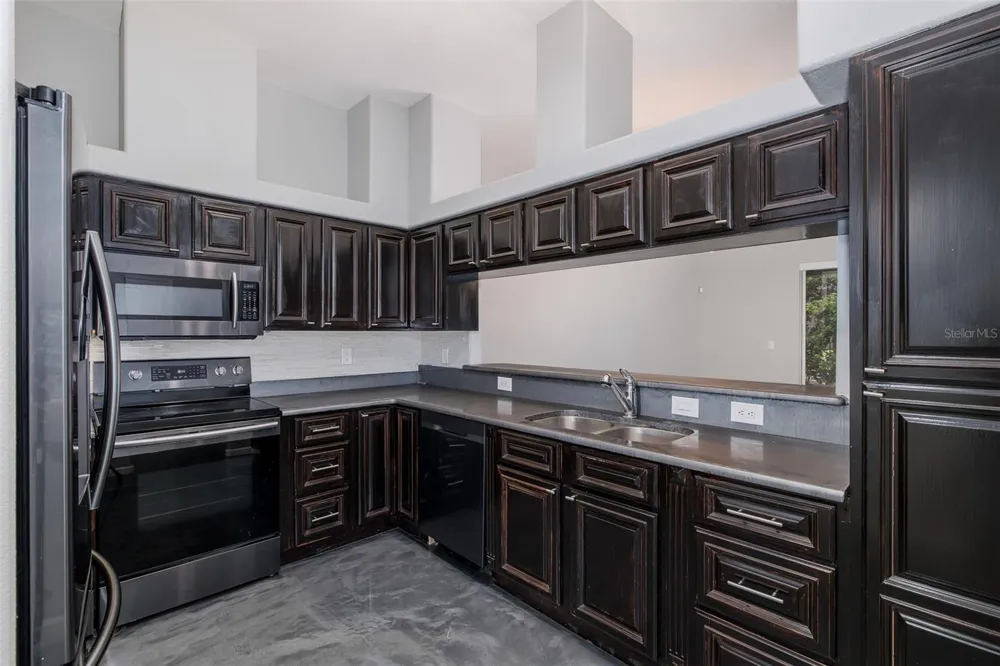 2989 ESTANCIA PLACE Clearwater, FL 33761