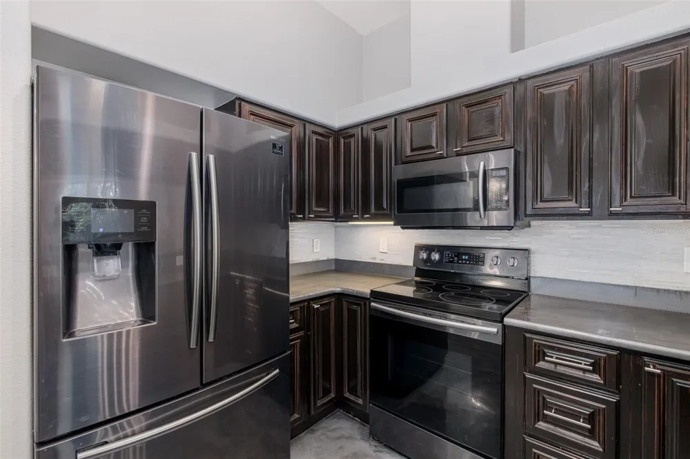 2989 ESTANCIA PLACE Clearwater, FL 33761