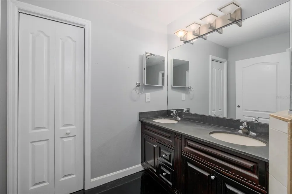 2989 ESTANCIA PLACE Clearwater, FL 33761