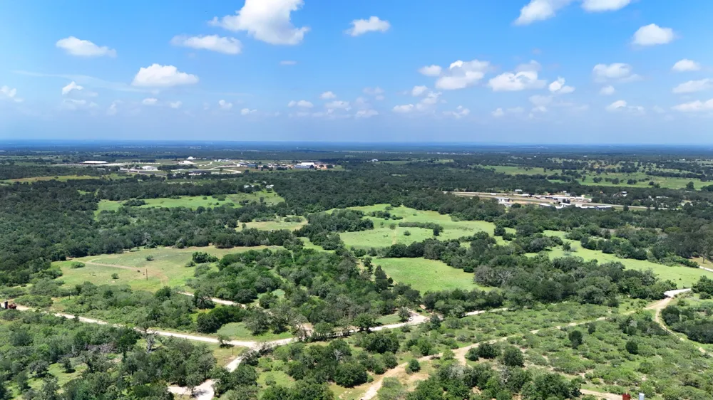 544 Coastal Lane Luling, TX 78648