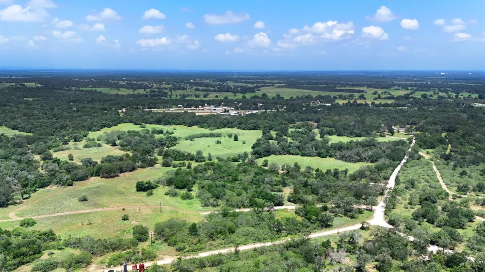 544 Coastal Lane Luling, TX 78648