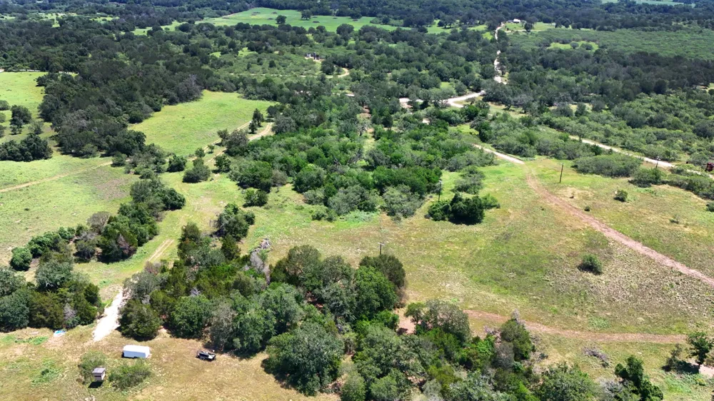 544 Coastal Lane Luling, TX 78648