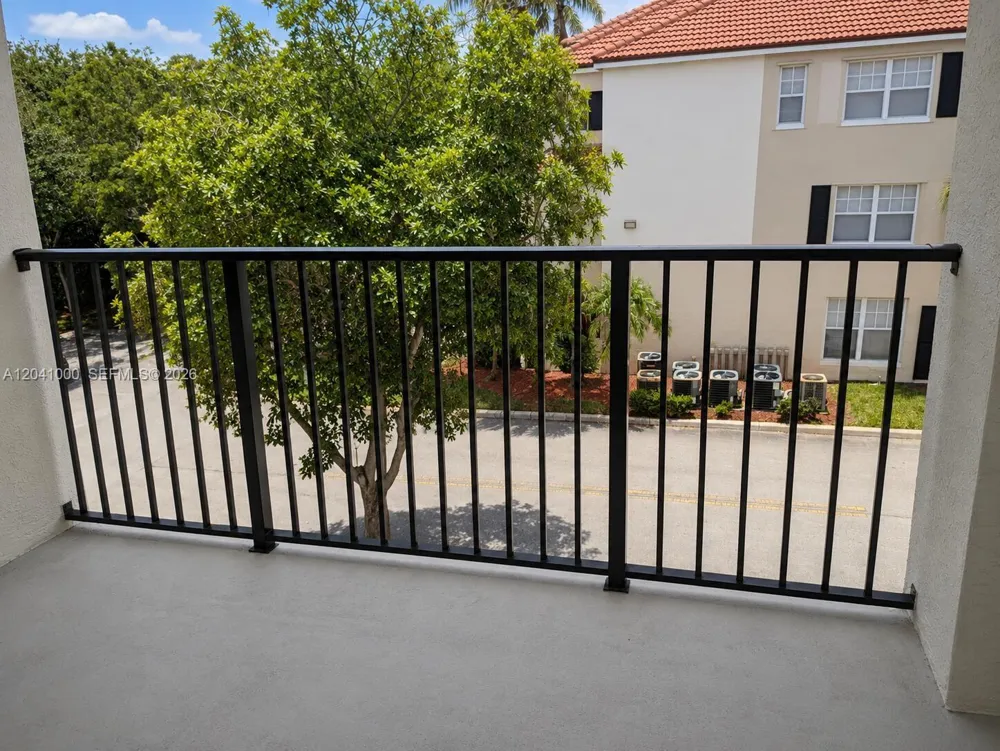 5980 W Sample Rd #308 Coral Springs, FL 33067
