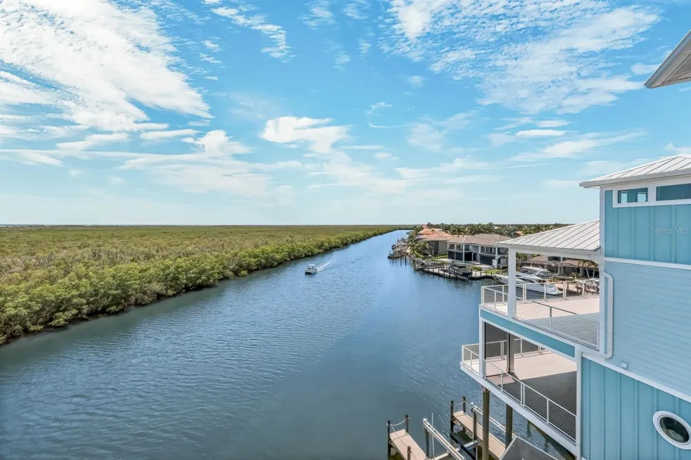 5826 SHELL COVE DRIVE Cape Coral, FL 33914