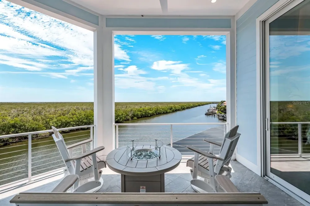 5826 SHELL COVE DRIVE Cape Coral, FL 33914