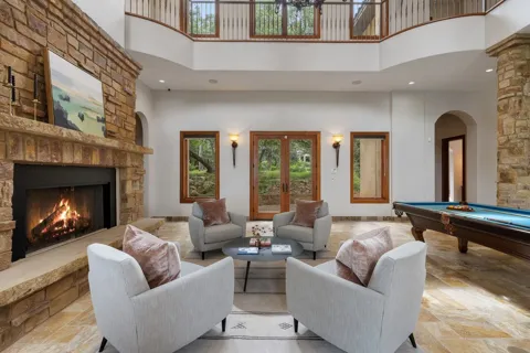 312 Camino Arbolago