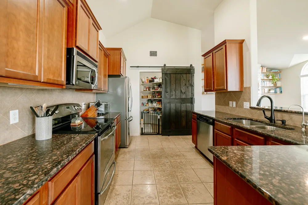 236 Bauxite Drive Jarrell, TX 76537