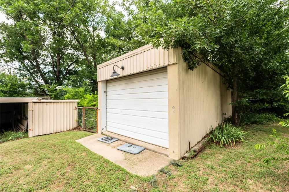 706 E Highway 82 Nocona, TX 76255