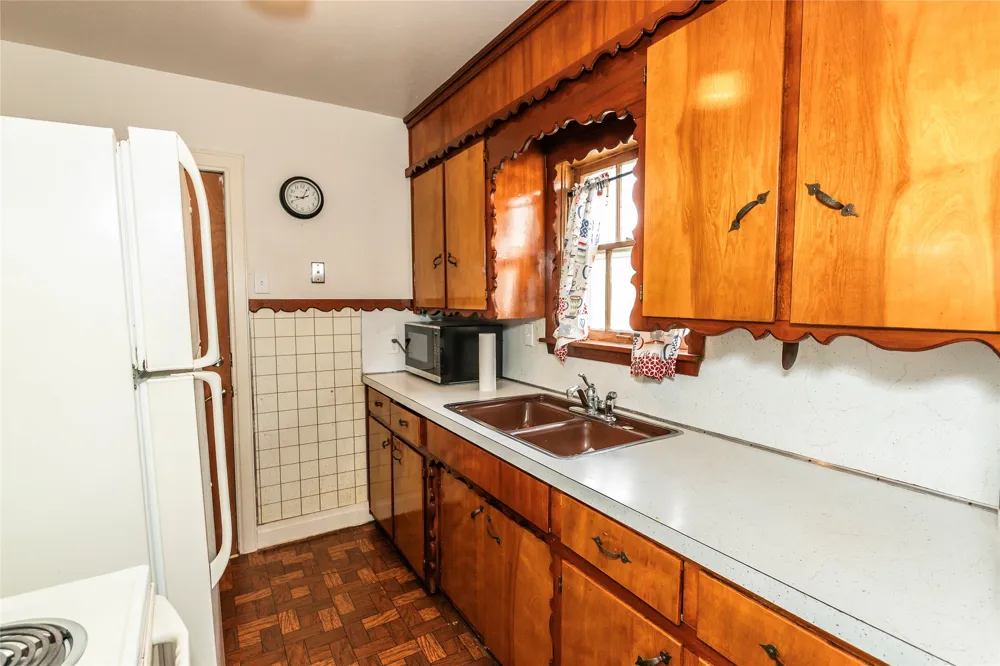 706 E Highway 82 Nocona, TX 76255