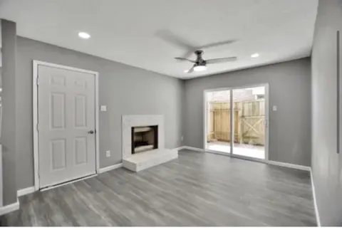 7600 Emmett F Lowry Expressway #313