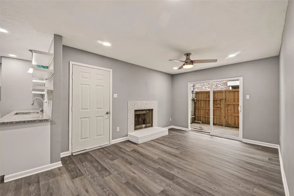 7600 Emmett F Lowry Expressway #313 Texas City, TX 77591