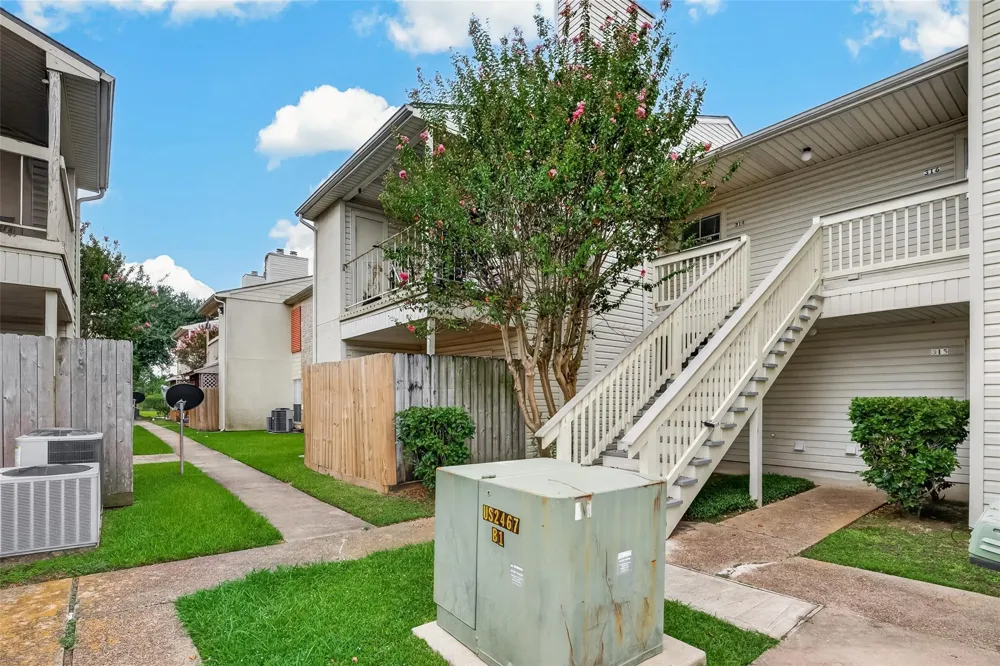 7600 Emmett F Lowry Expressway #313 Texas City, TX 77591
