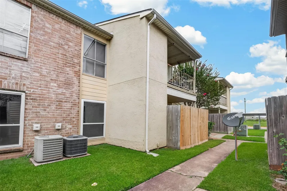 7600 Emmett F Lowry Expressway #313 Texas City, TX 77591