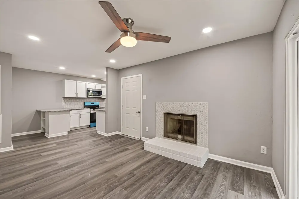 7600 Emmett F Lowry Expressway #313 Texas City, TX 77591
