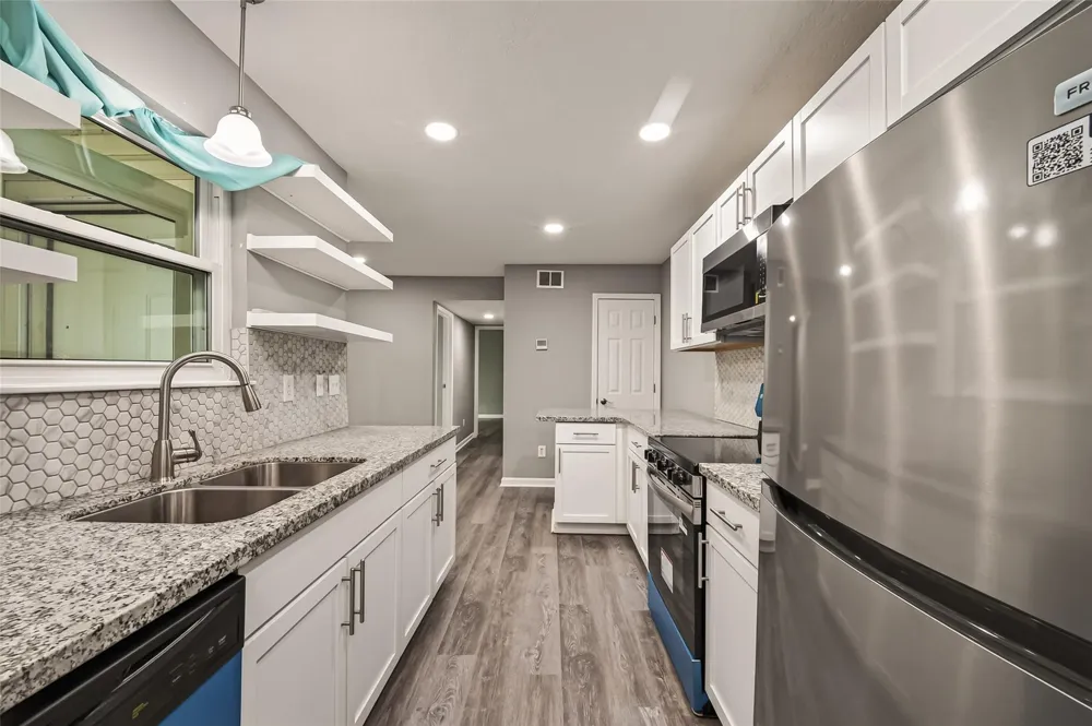 7600 Emmett F Lowry Expressway #313 Texas City, TX 77591