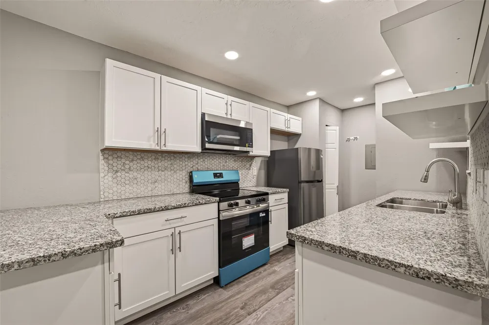 7600 Emmett F Lowry Expressway #313 Texas City, TX 77591